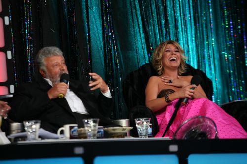 Türbanlı popstar Çiğdem