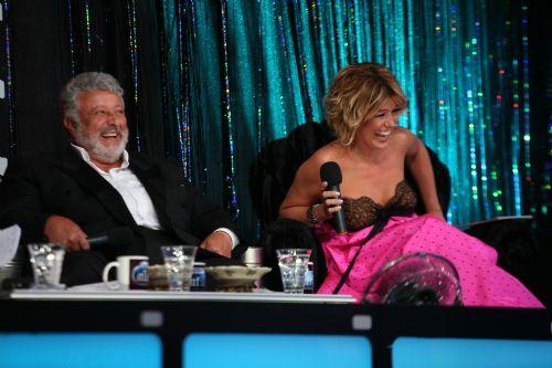 Türbanlı popstar Çiğdem