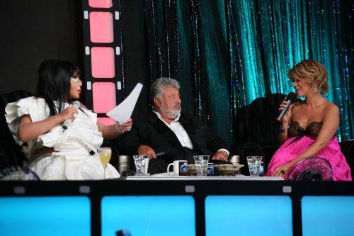 Türbanlı popstar Çiğdem