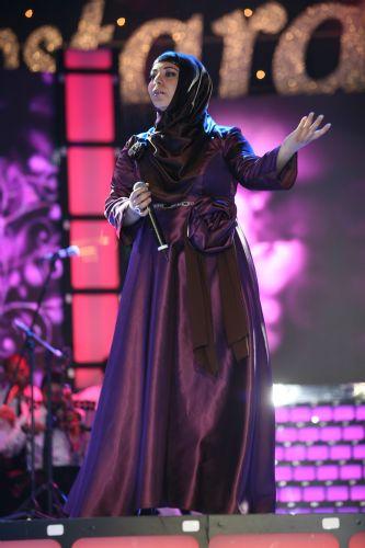 Türbanlı popstar Çiğdem