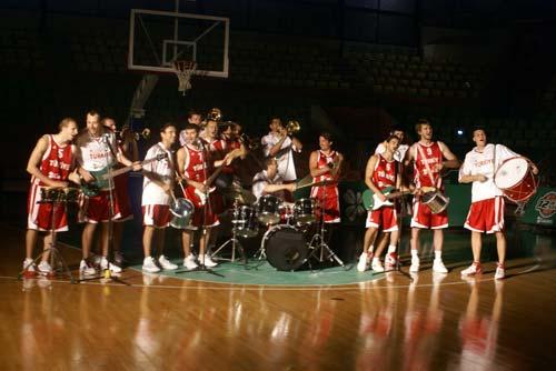 12 Dev Adam reklam yıldızı