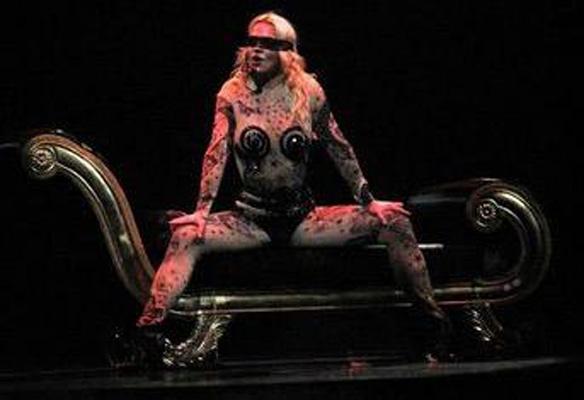 Britney'den fetiş şov - Resim 12