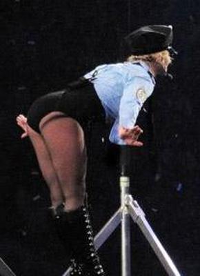 Britney'den fetiş şov - Resim 6