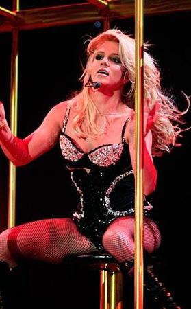 Britney'den fetiş şov - Resim 17