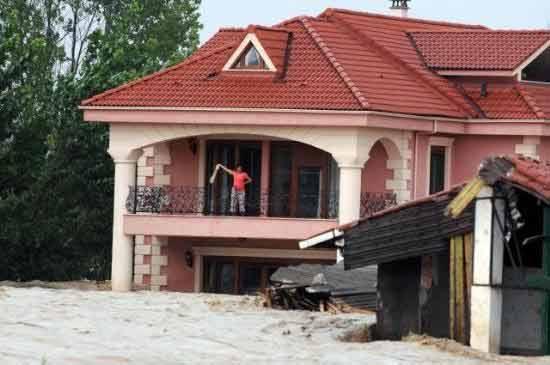 Sel felaketi dünya basınında  - Resim 24
