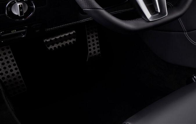 Martı kanat Mercedes SLS AMG