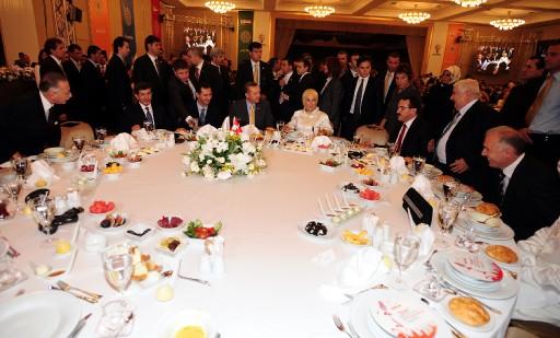 Erdoğan'ın bol kahkahalı iftar yemeği