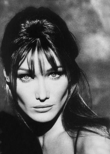 Carla Bruni - Resim 28