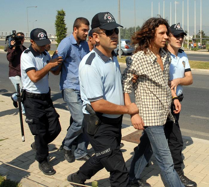 Erdoğan İzmir'de protesto edildi - Resim 4