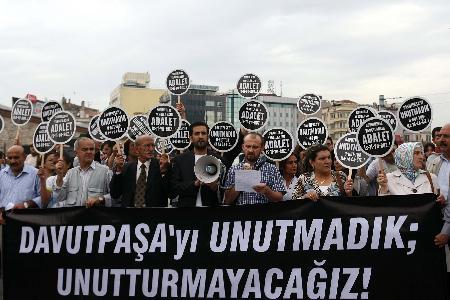 O ayakkabıyı atan Selçuk Özbek yine sahnede - Resim 6