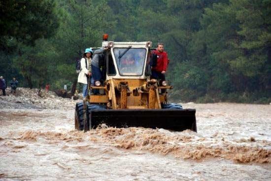 Antalya'yı sel bastı - Resim 3