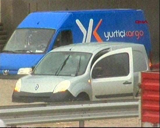 E-5 sel sularına teslim oldu - Resim 8