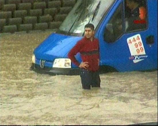 E-5 sel sularına teslim oldu - Resim 12
