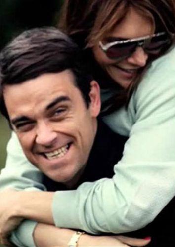 Türk kızı Ayda ve Robbie Williams - Resim 7