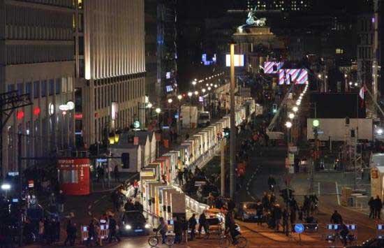 Berlin Duvarı bir kez daha yıkılacak - Resim 15