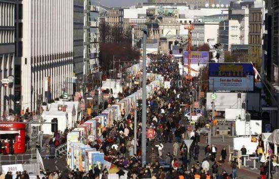 Berlin Duvarı bir kez daha yıkılacak - Resim 24