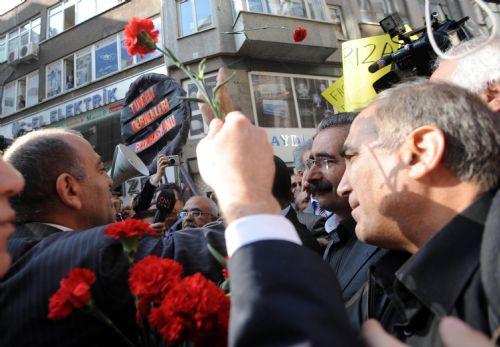 Gürsel Tekin protestocuların arasında kaldı - Resim 12