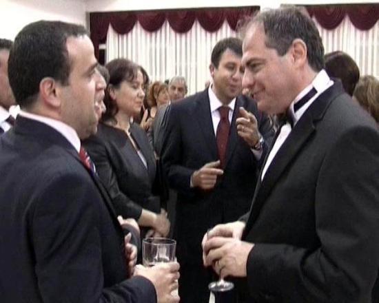 İçki var diye resepsiyonu terk ettiler - Resim 1