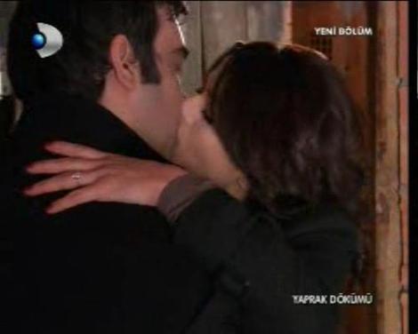 Şevket ve Ferhunde dudak dudağa - Resim 6