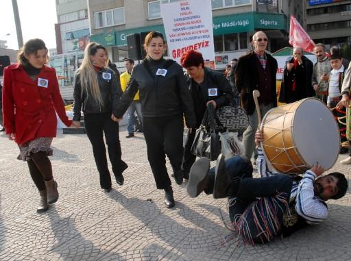 Memurların uyarı grevi