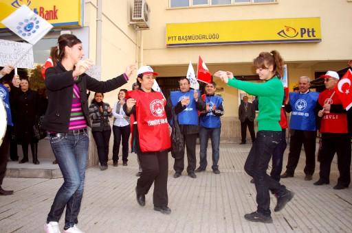 Memurların uyarı grevi