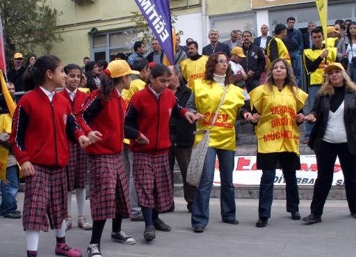 Memurların uyarı grevi