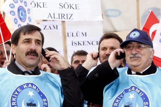 Memurların uyarı grevi