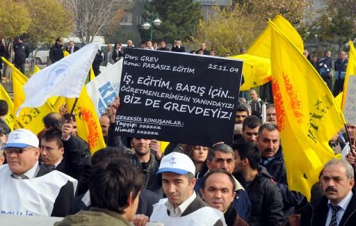 Memurların uyarı grevi