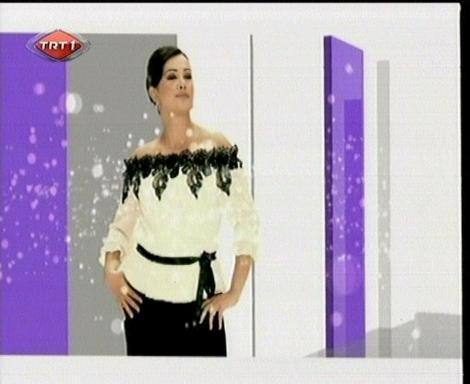 Esra Ceyhan türban taktı - Resim 1