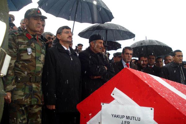 Muş iki şehidine yanıyor - Resim 1