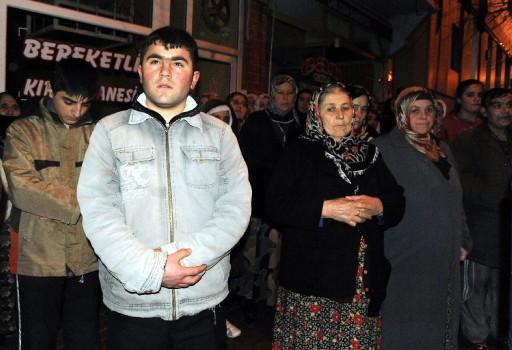 Tokat şehitleri için sokağa döküldü - Resim 2