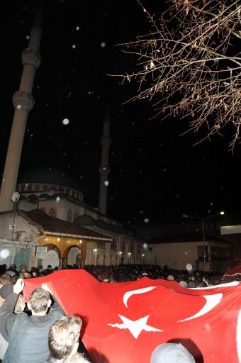 Tokat şehitleri için sokağa döküldü - Resim 1