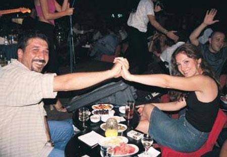 Ünlüler Eşleriyle Nasıl Tanıştılar  - Resim 5