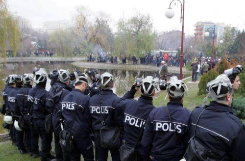 Polis TEKEL işçilerine müdahale etti - Resim 19
