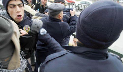 Polis TEKEL işçilerine müdahale etti - Resim 3