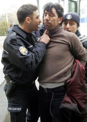 Polis TEKEL işçilerine müdahale etti - Resim 14