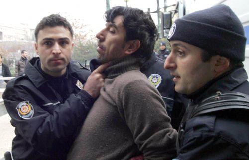 Polis TEKEL işçilerine müdahale etti - Resim 17