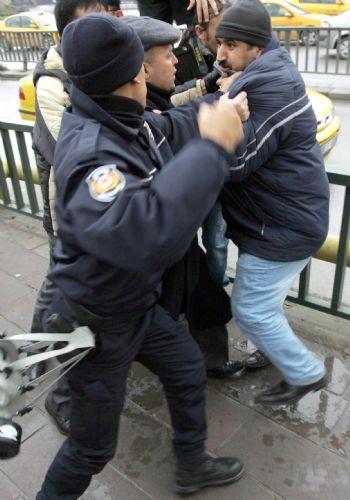 Polis TEKEL işçilerine müdahale etti - Resim 10