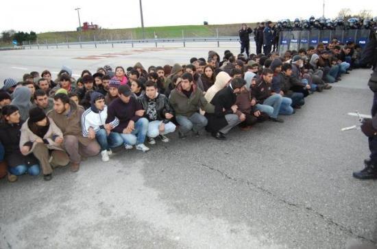 TEM Otoyolu'nu trafiğe kapattılar - Resim 1