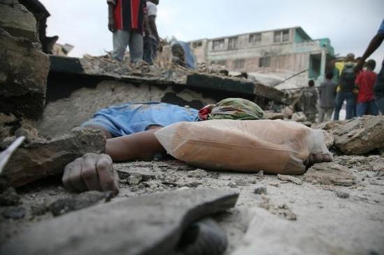 Haiti yerle bir oldu - Resim 9