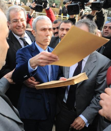 Ağca takımı elbiseyi çekti adeta poz verdi - Resim 8