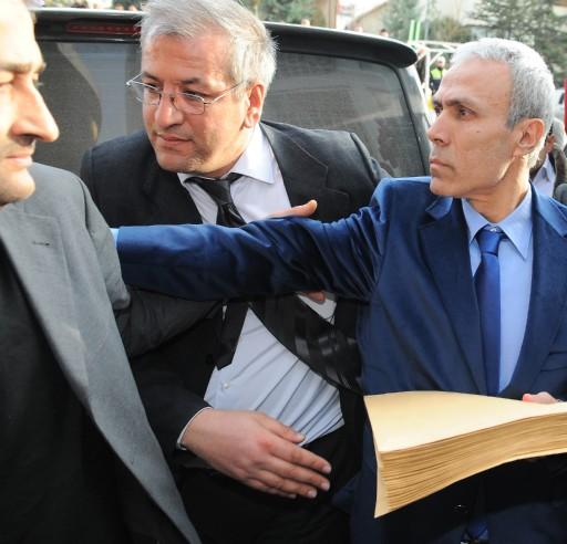 Ağca takımı elbiseyi çekti adeta poz verdi - Resim 6