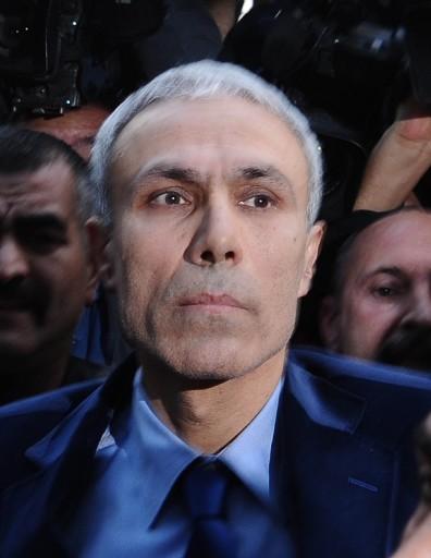 Ağca takımı elbiseyi çekti adeta poz verdi - Resim 10
