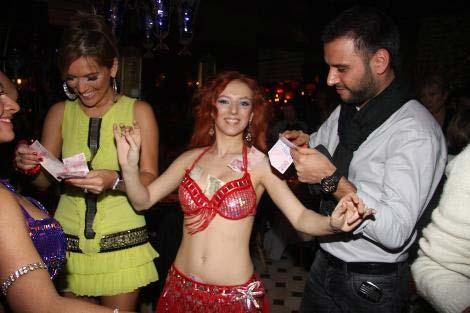 Böyle olur Demet'in kınası - Resim 3