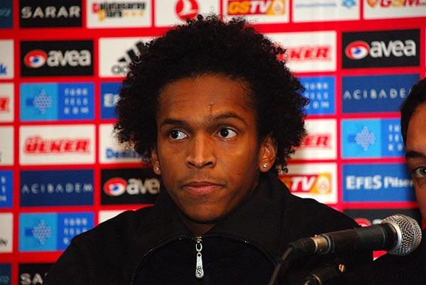 Joao Alves imzaladı