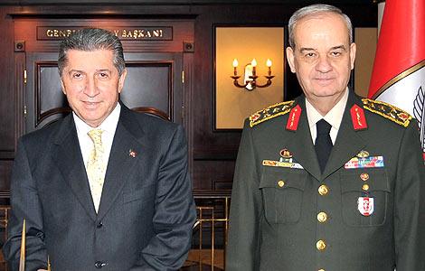 Başbuğ'un dikkat çeken yüz ifadesi - Resim 9