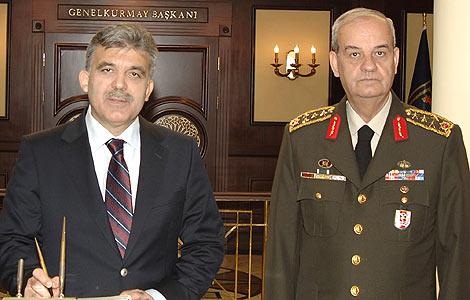 Başbuğ'un dikkat çeken yüz ifadesi - Resim 7