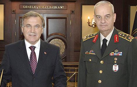 Başbuğ'un dikkat çeken yüz ifadesi - Resim 13