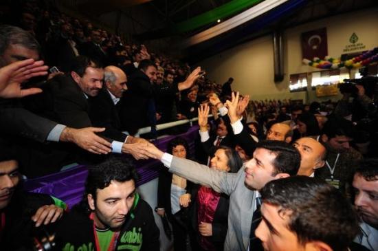 BDP Genel Başkanı'nı seçiyor - Resim 14