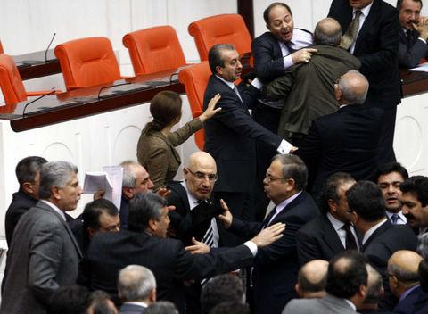 TBMM'de AKP+MHP kavgası - Resim 9